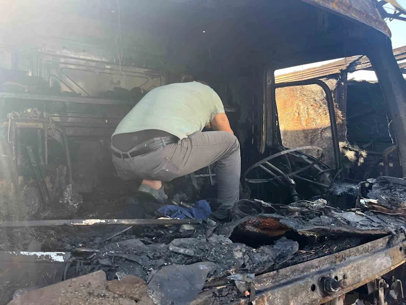 İzmir’de tır garajında yangın çıktı
