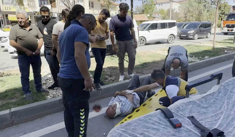 Emekli maaşını çekti, yolun karşısına geçerken otomobil çarpıp kaçtı
