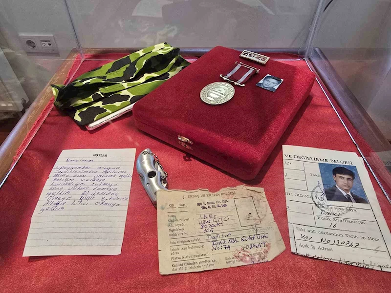 Şehitlerin hüzünlendiren hatıraları sergide yerini aldı
