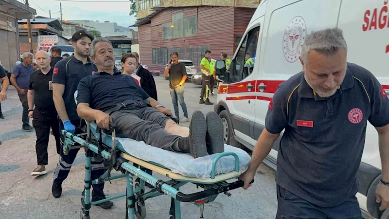 Polisten kaçan aracın çarptığı esnaf ölümden döndü: Kaza anı kamerada
