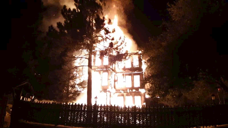 Bir tarih yok oldu, geriye külleri kaldı
