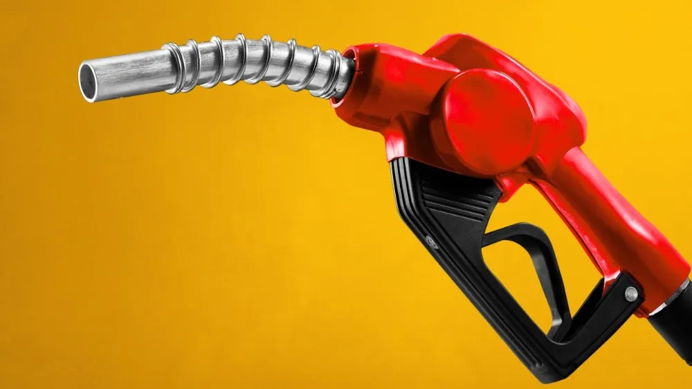 Benzine yeni zam yolda! 