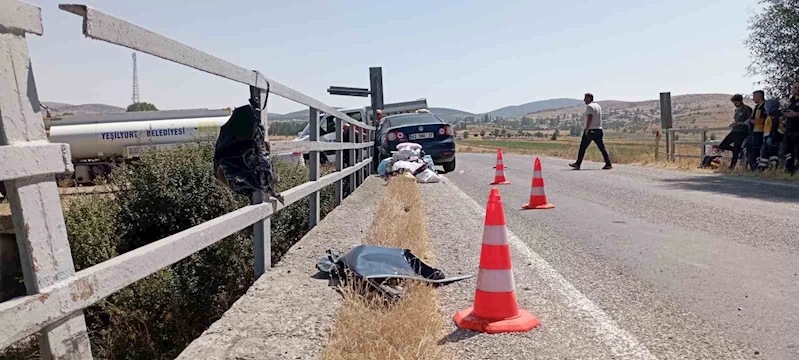 Tokat’ta otomobil bariyerlere çarptı: 1 ölü, 2 yaralı
