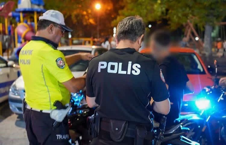 Isparta’da park ve mesire alanlarında gece denetimi
