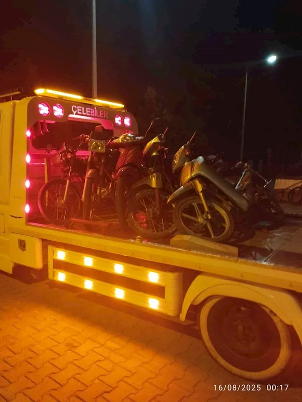 Bolvadin’de 20 motosiklet trafikten men edildi
