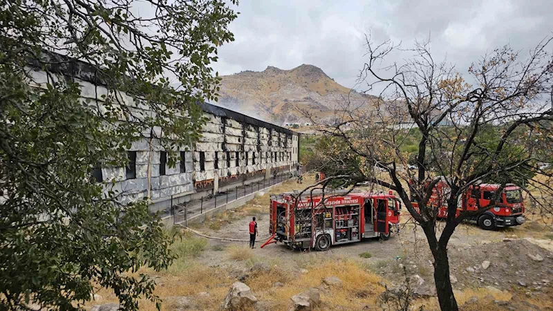 Kayseri’de fabrika yangını: Ekipler müdahale ediyor
