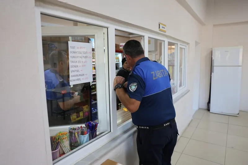 Çivril Belediyesi öğrencilerin sağlığını korumak için kantin denetimlerini sürdürüyor
