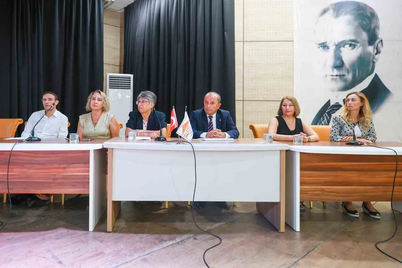 Uzmanlar Alzheimer’i anlattı

