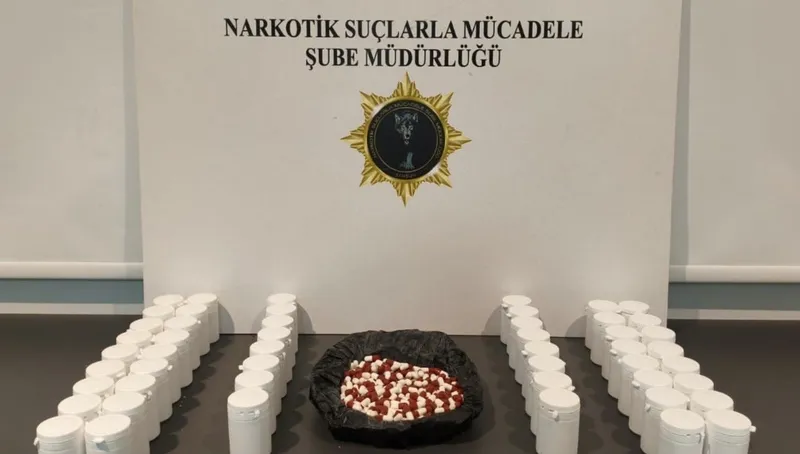 Samsun’da uyuşturucu operasyonları: Binlerce ecza ele geçirildi
