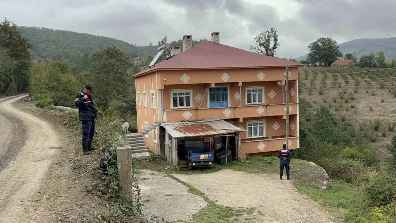 Samsun’da kan donduran cinayet: Eşini bardakla öldürdü, jandarmaya alkollü yakalanınca cinayet ortaya çıktı
