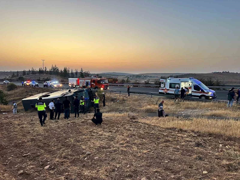 Şanlıurfa’da yolcu otobüsü devrildi: 27 yaralı
