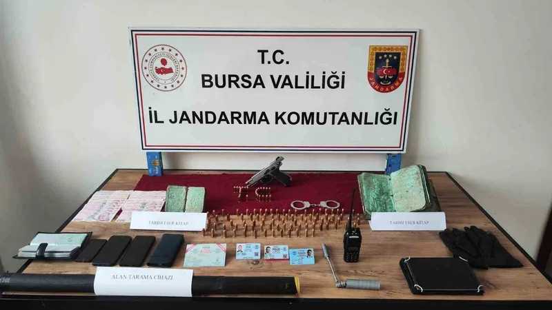 Tarihi incil ve tevratı 5 milyon dolara satmak istedi
