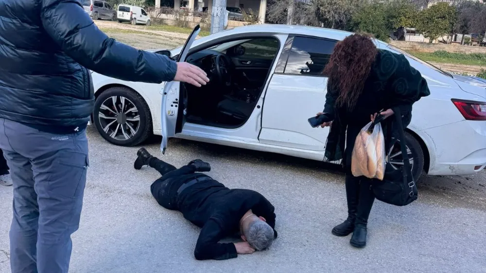 Antalya’da seyir halindeki otomobile silahlı saldırı