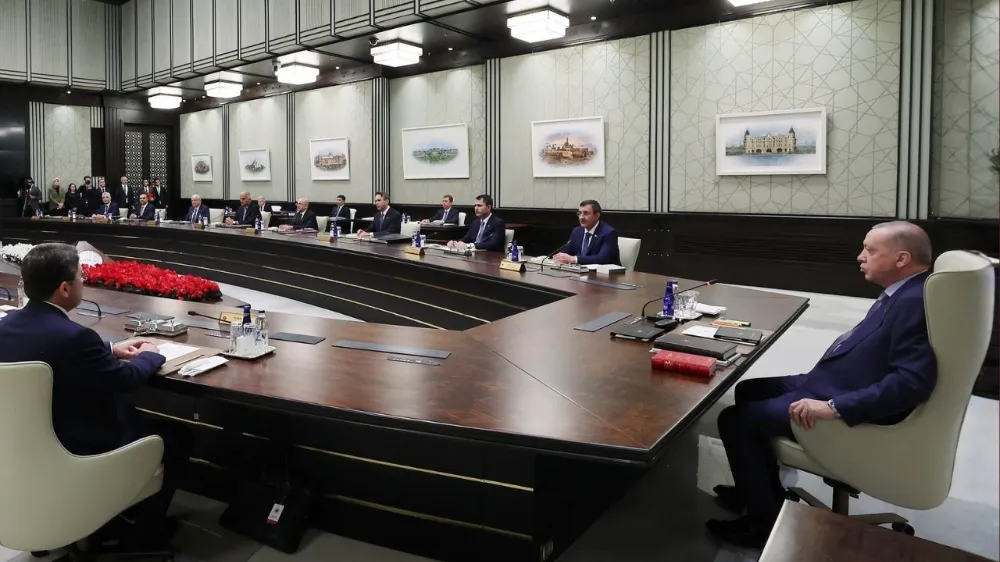 Kabine bugün toplanıyor: Gündemde ekonomi ve Suriye başlıkları var