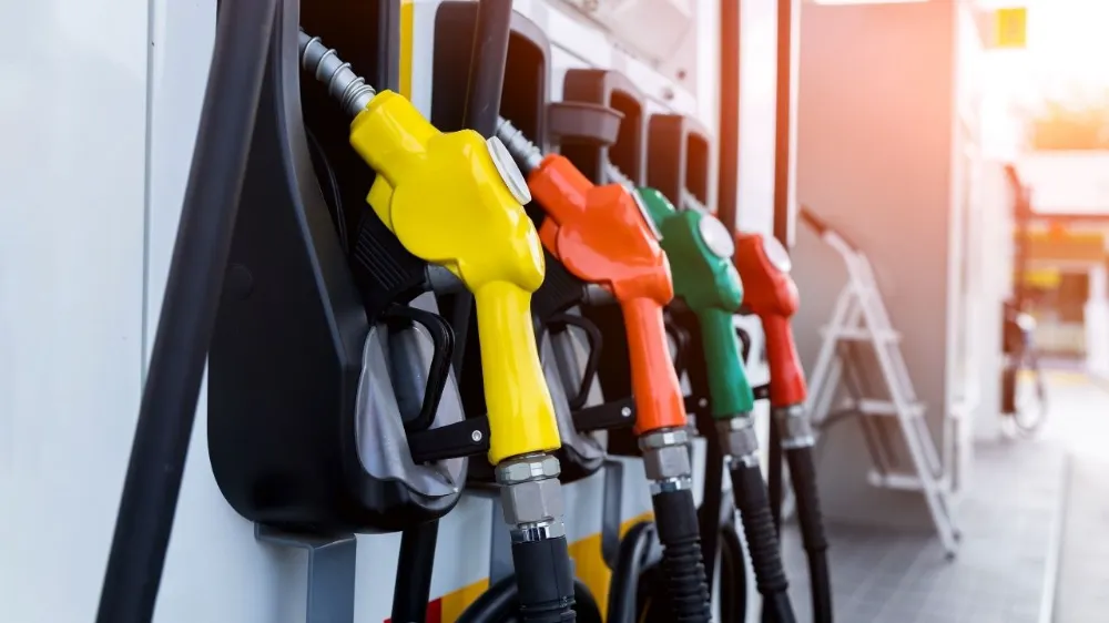 Benzine zam geldi: Psikolojik eşik aşıldı.