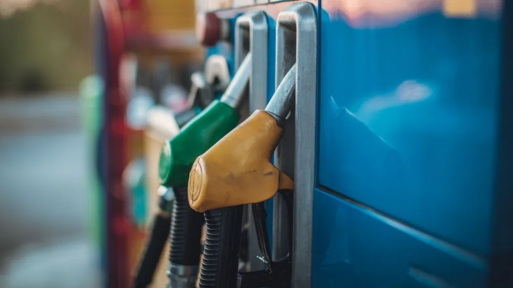 Benzine perşembe günü zam geliyor