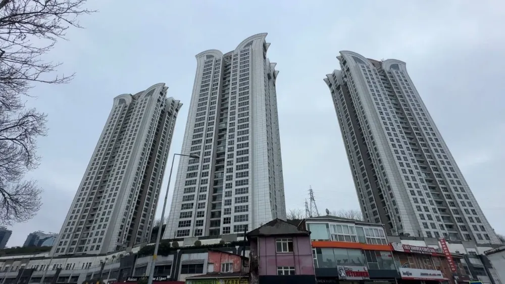 İstanbul’da 30’uncu kattan düşen çocuk hayatını kaybetti